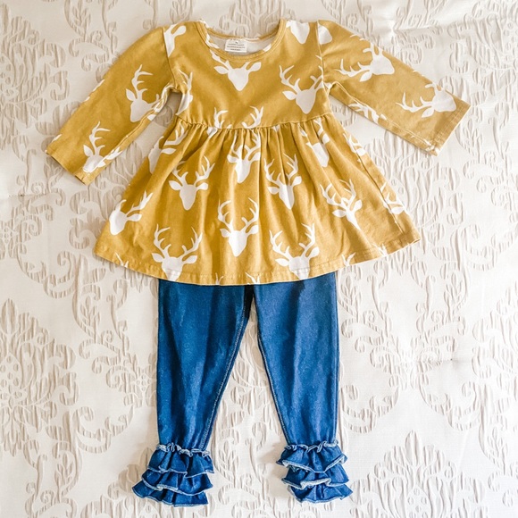 🏷SALE🏷Boutique Mustard Deer Top Size XS (12-18m) - Picture 2 of 2